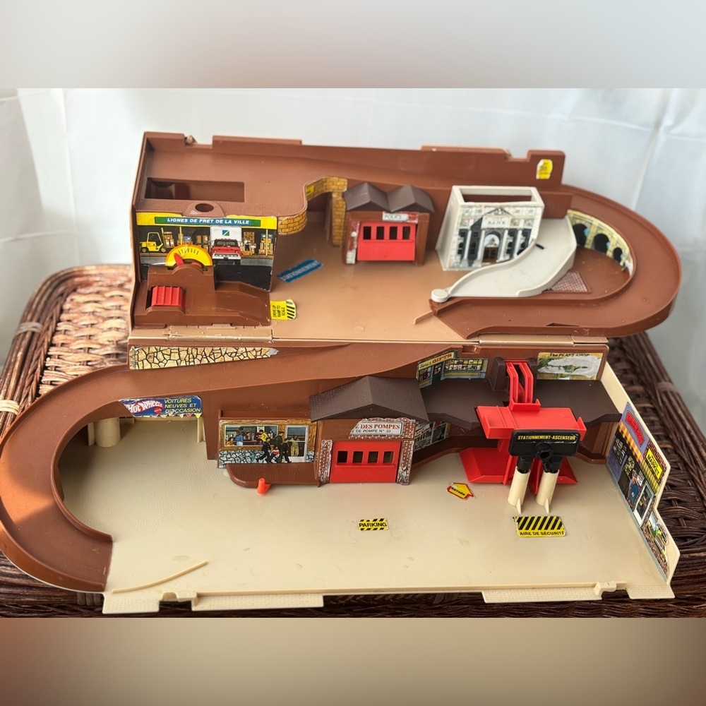 Hot Wheels Vintage City Parking Garage Playset 70s 80s